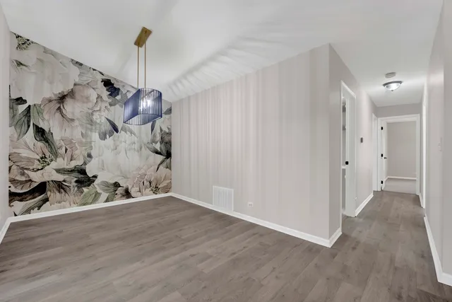 $275,000 | 97 Midhurst Court, Unit 202D, Naperville, IL 60565