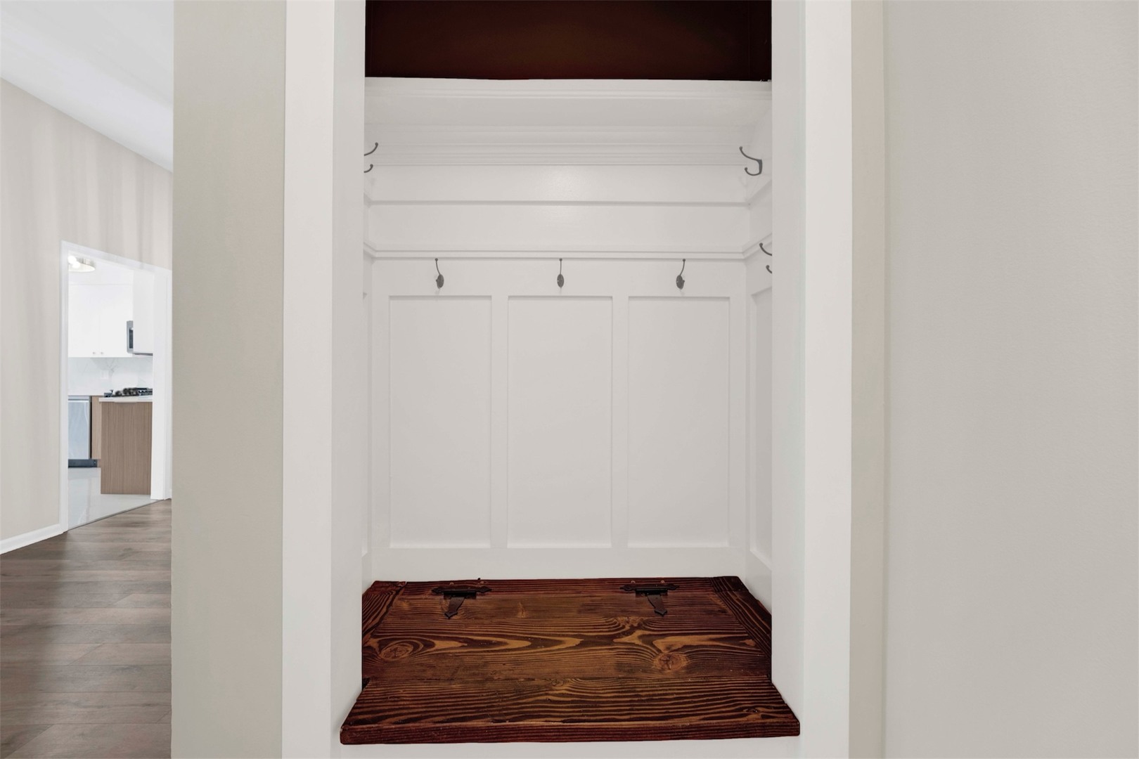 97 Midhurst Court, Unit 202D Naperville, IL 60565 - Photo 10 of 25