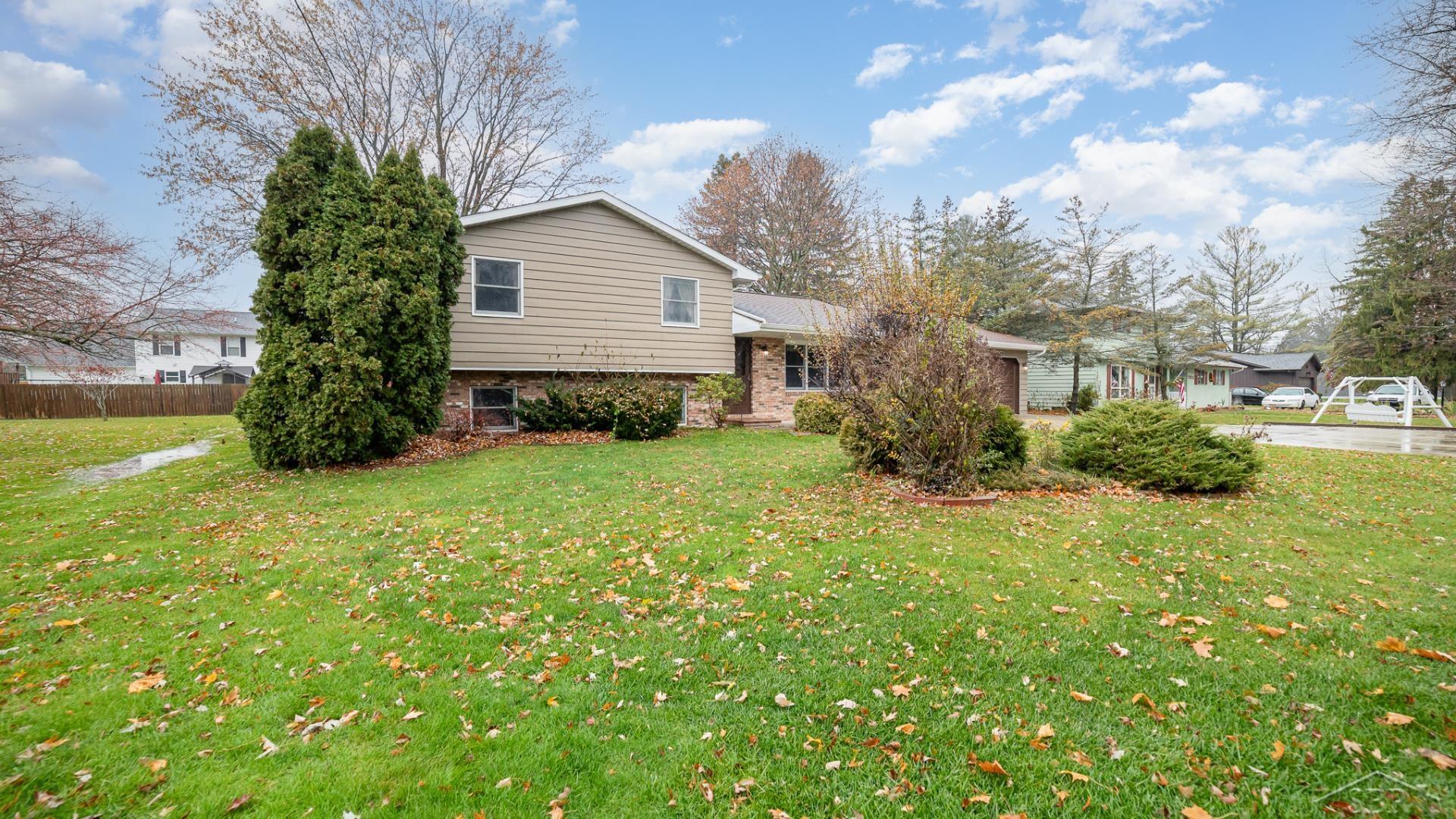 7865 North River Road Freeland, MI 48623 - Photo 2 of 31