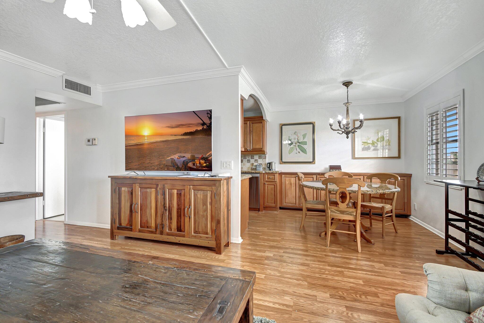 4089 Guildford East, Unit E Boca Raton, FL 33434 - Photo 9 of 22 4-web-or-mls-DSC_0796