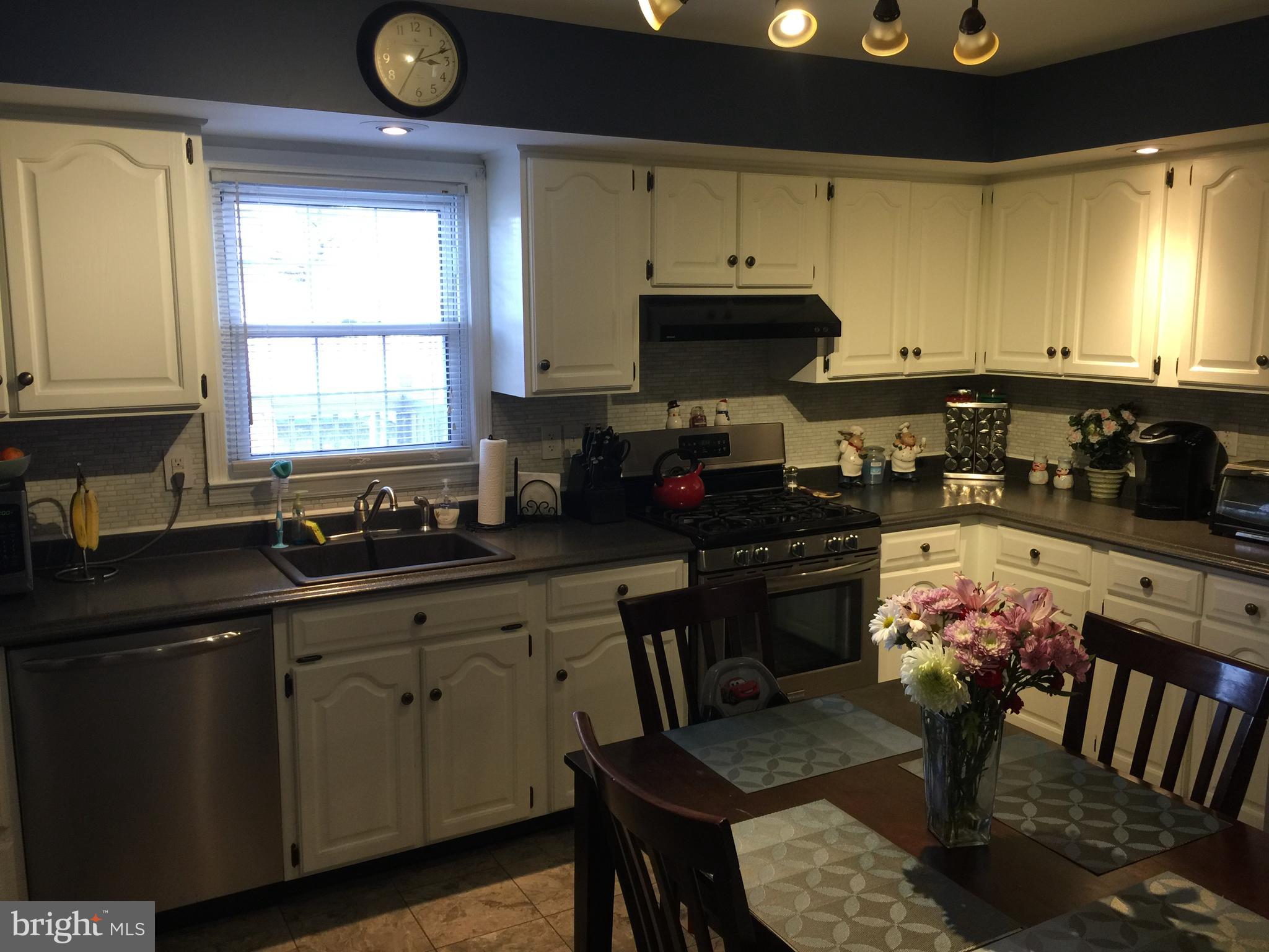 103 Albemarle Road Hamilton, NJ 08690 - Photo 4 of 27
