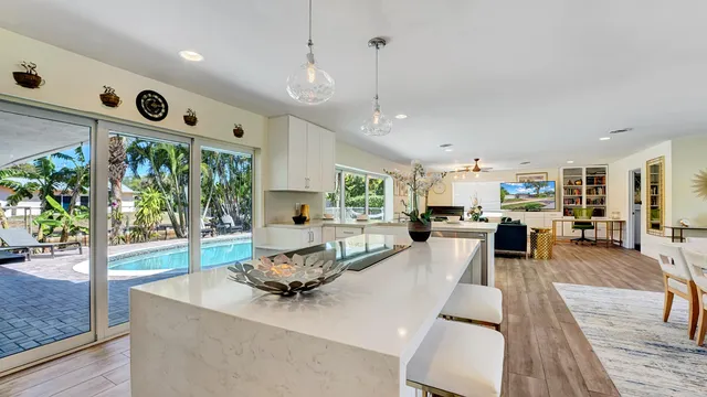 $9,500 | 701 West Royal Palm Road, Boca Raton, FL 33486