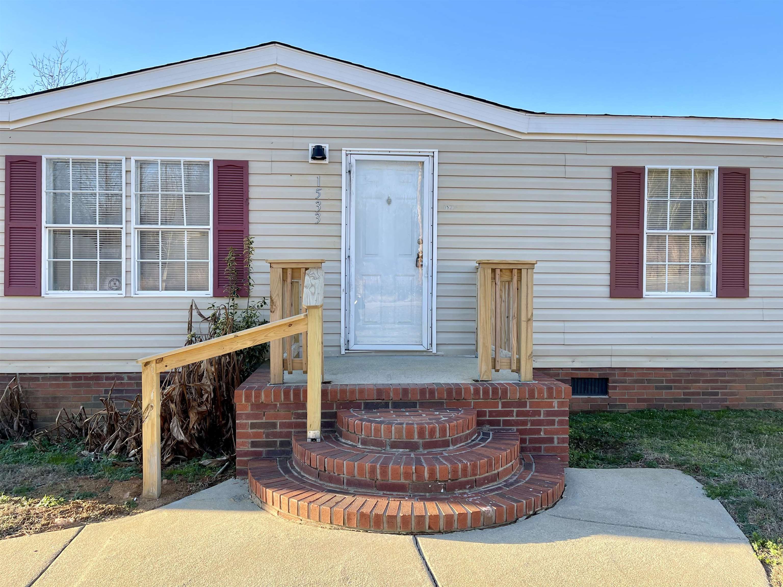 1533 Pleasant School Road Gaffney, SC 29341 - Photo 2 of 22