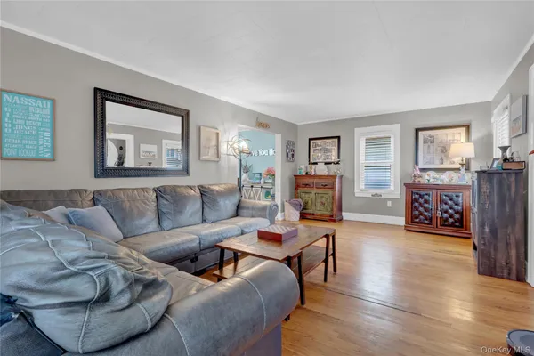 $799,000 | 2889 Arnold Avenue, Oceanside, NY 11572