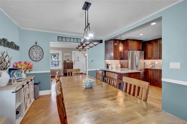 $799,000 | 2889 Arnold Avenue, Oceanside, NY 11572