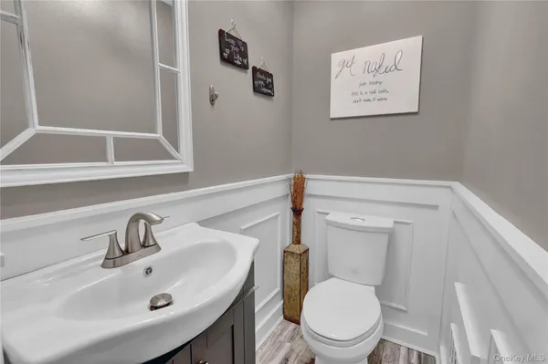 $799,000 | 2889 Arnold Avenue, Oceanside, NY 11572