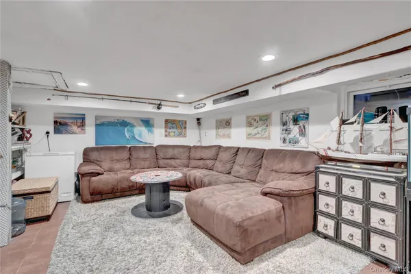 $799,000 | 2889 Arnold Avenue, Oceanside, NY 11572