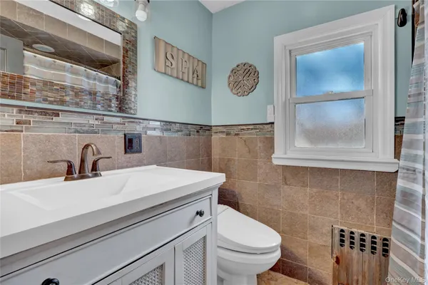 $799,000 | 2889 Arnold Avenue, Oceanside, NY 11572