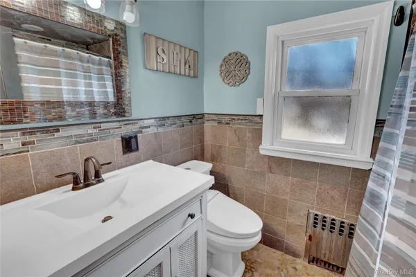 $799,000 | 2889 Arnold Avenue, Oceanside, NY 11572