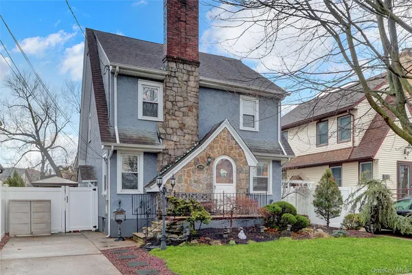 $799,000 | 2889 Arnold Avenue, Oceanside, NY 11572