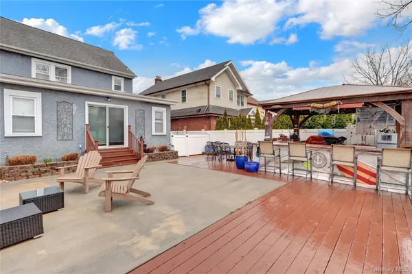 $799,000 | 2889 Arnold Avenue, Oceanside, NY 11572