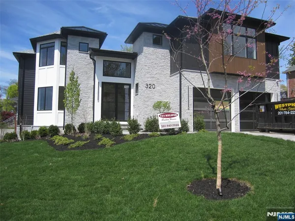 $3,249,000 | 320 Bolz Street, Englewood Cliffs, NJ 07632