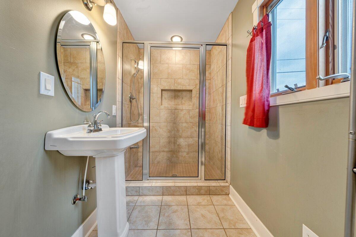7571 Old Mill Road Roanoke, VA 24018 - Photo 14 of 44 MIB08106