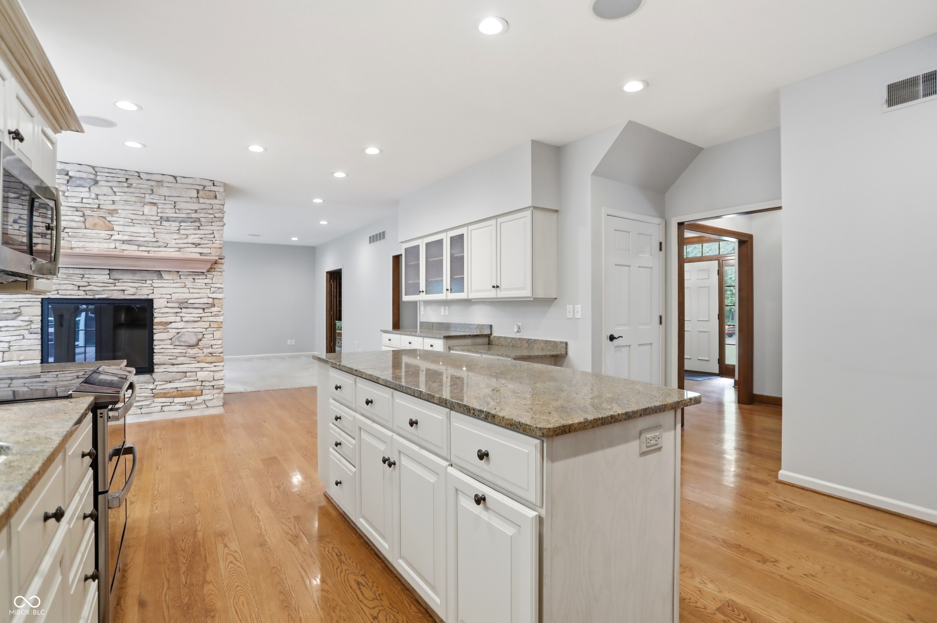 8820 Mud Creek Road Indianapolis, IN 46256 - Photo 21 of 136