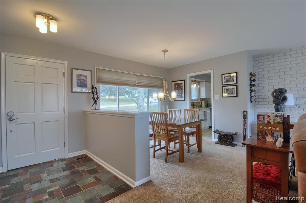 63 East Maryknoll Road Rochester Hills, MI 48309 - Photo 4 of 34