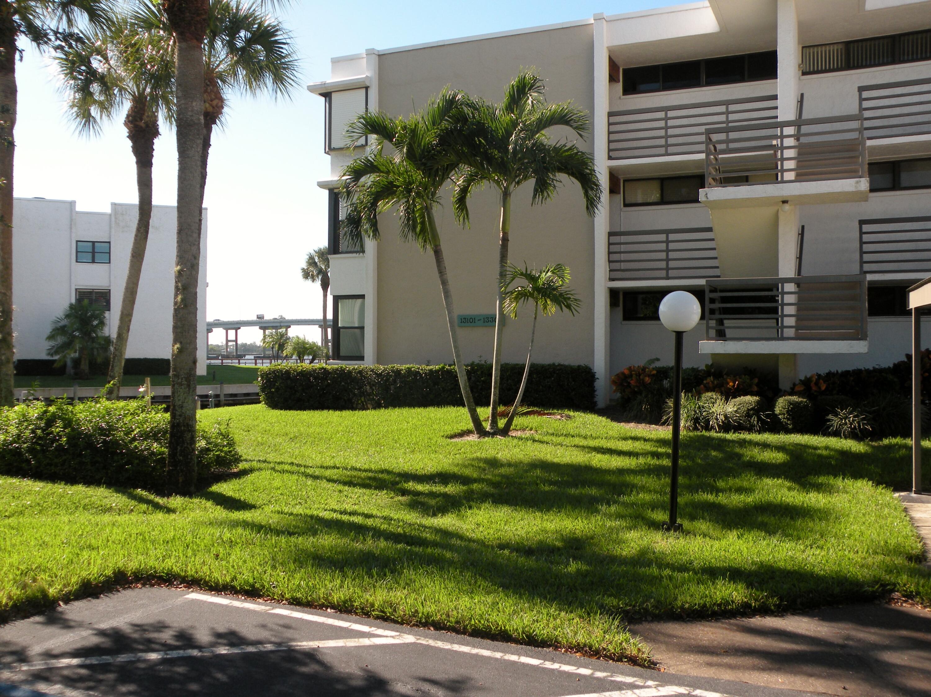 1950 Southwest Palm City Road Southwest, Unit 13201 Stuart, FL 34994 - Photo 4 of 23 CBYC 13-201 043