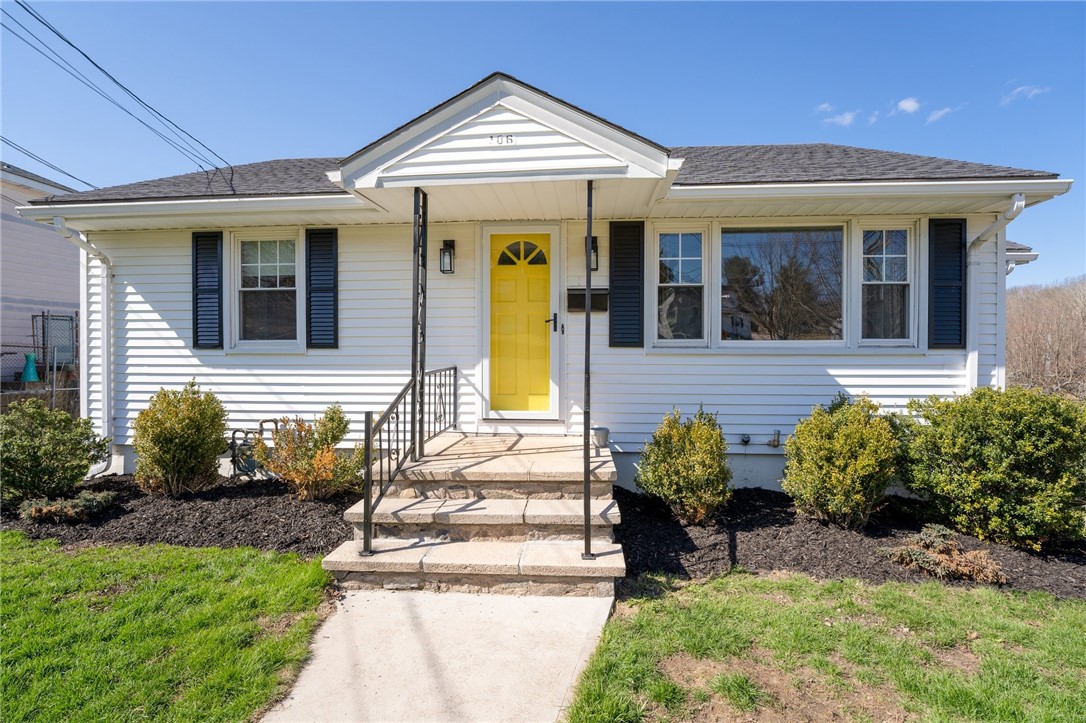 106 Oak Street Westerly, RI 02891 - Photo 4 of 45 Gallery Image 4