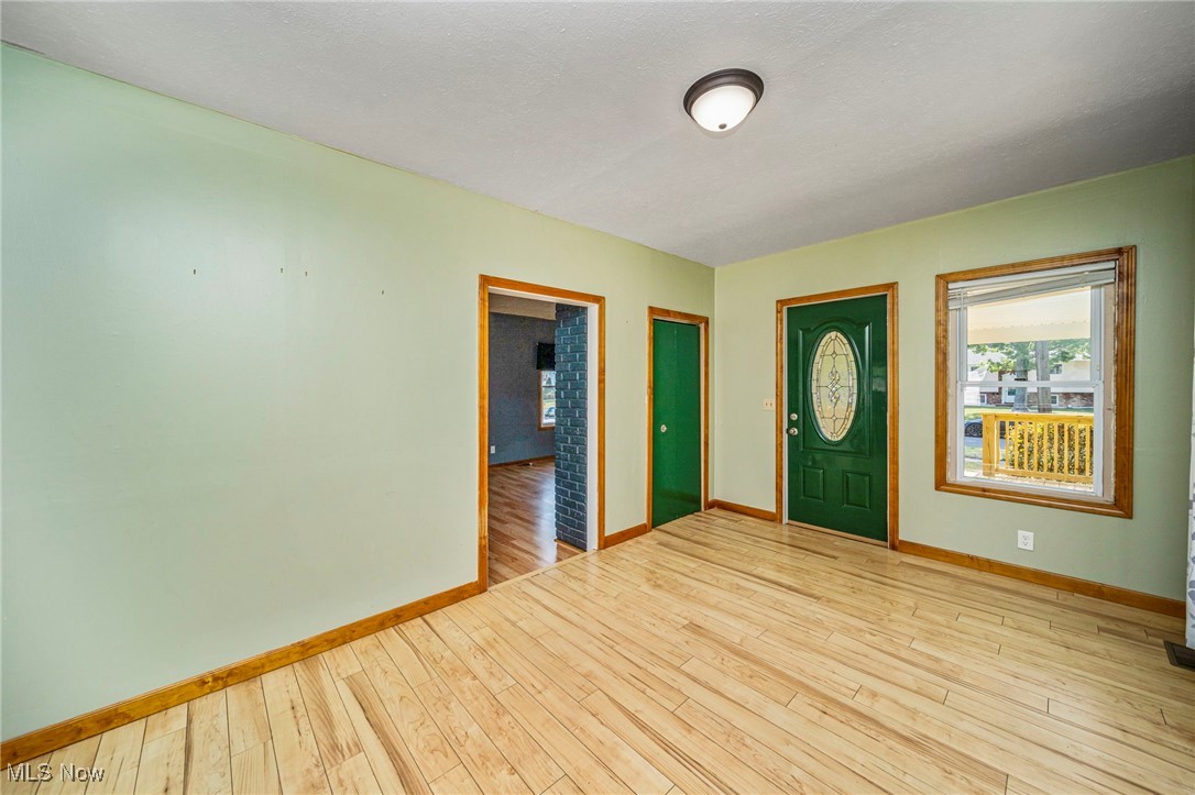 474 1st Street Geneva, OH 44041 - Photo 7 of 35