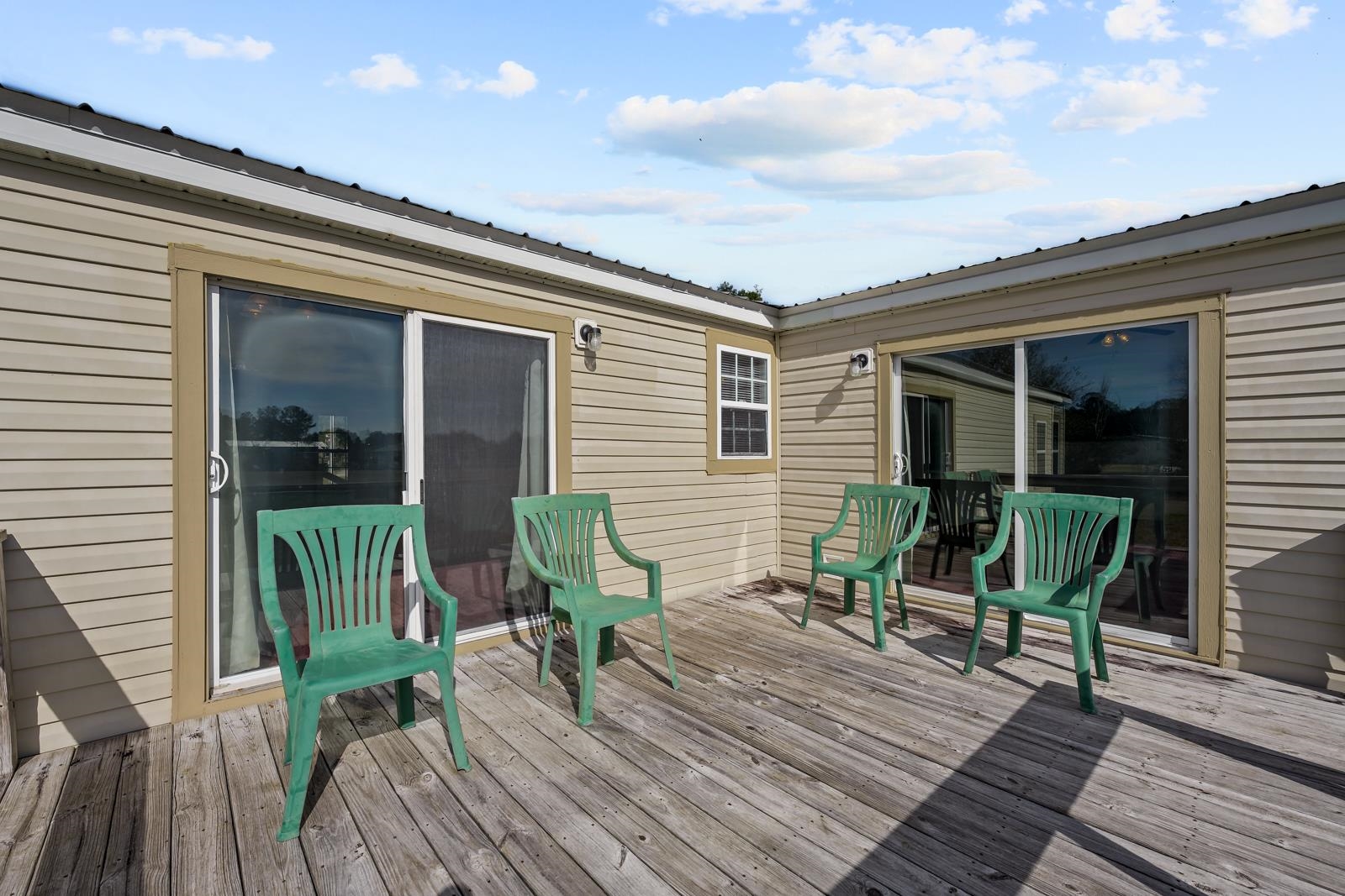 305 Palmetto Bluff Road Palatka, FL 32177 - Photo 24 of 34 View of wooden back deck.