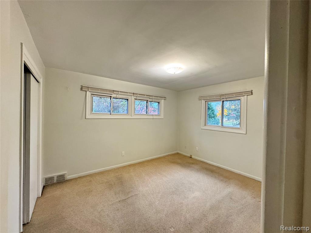 27911 Bayberry Road Farmington Hills, MI 48331 - Photo 10 of 16