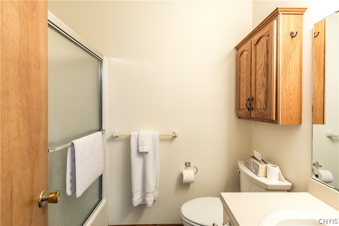 8646 Salt Springs Road Manlius, NY 13104 - Photo 32 of 38 Like the owner bath, the second bath offers an enc