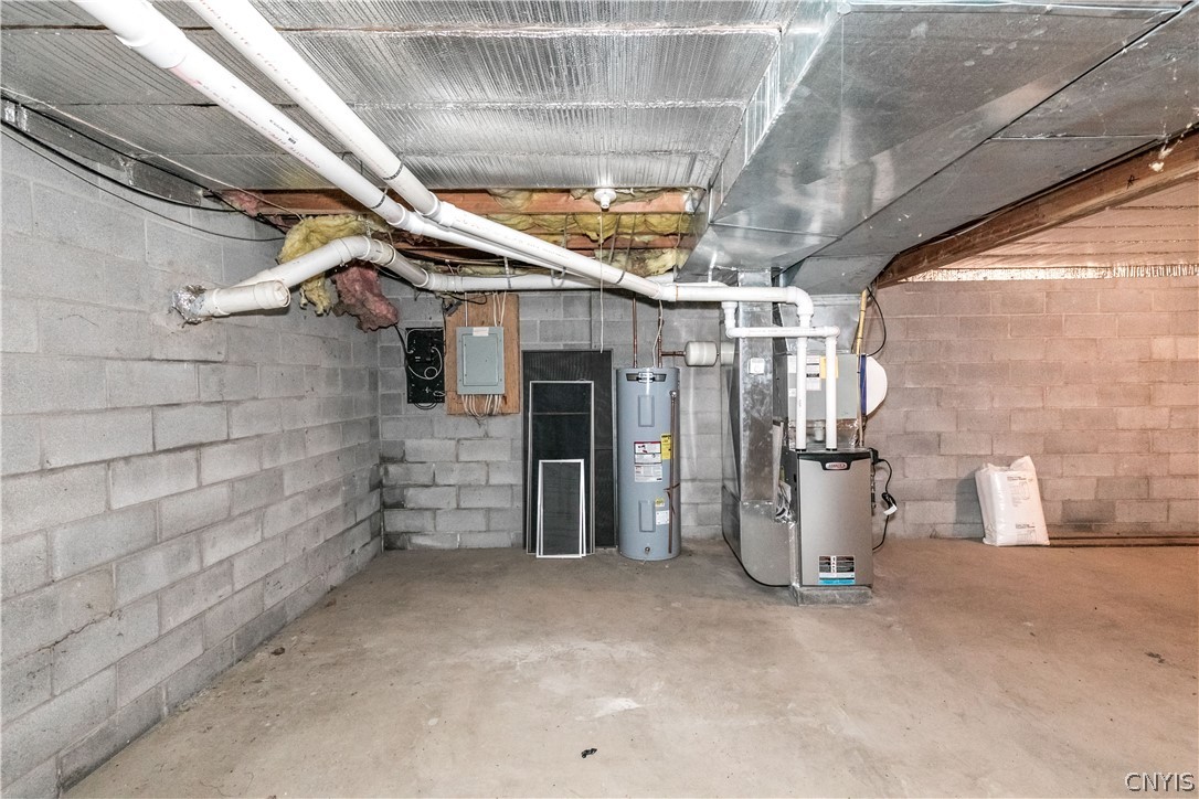 8646 Salt Springs Road Manlius, NY 13104 - Photo 36 of 38 See that furnace? It's brand new!
