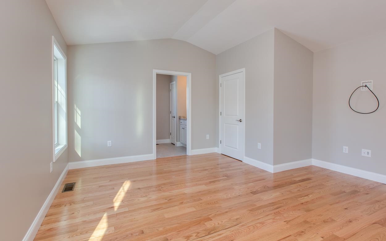 63 Abacoa Road Pelham, NH 03076 - Photo 33 of 40