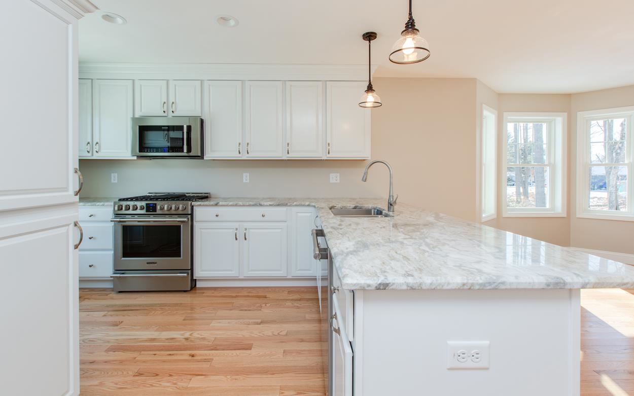 63 Abacoa Road Pelham, NH 03076 - Photo 5 of 40