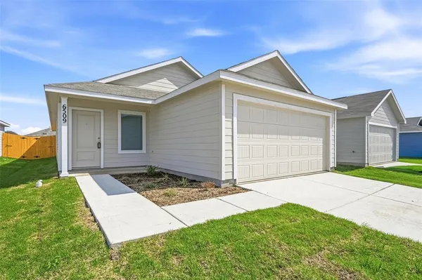 $1,800 | 6509 Glade Street, Princeton, TX 75407