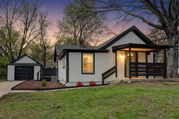 $300,000 | 7126 Main Street, Kansas City, MO 64114