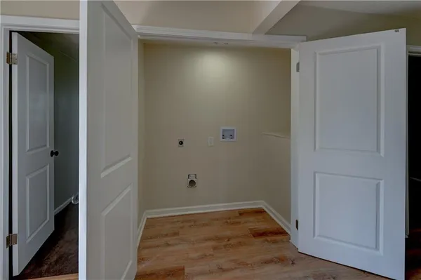 $300,000 | 7126 Main Street, Kansas City, MO 64114