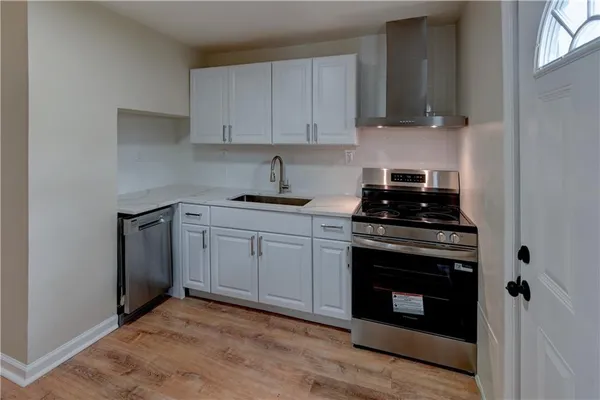 $300,000 | 7126 Main Street, Kansas City, MO 64114