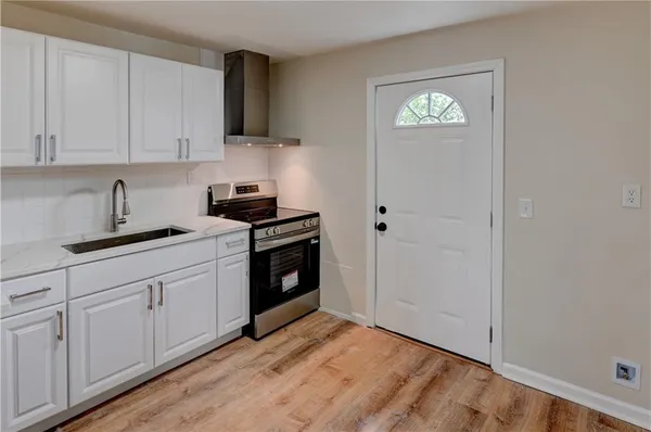 $300,000 | 7126 Main Street, Kansas City, MO 64114