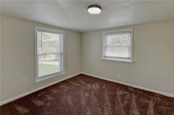 $300,000 | 7126 Main Street, Kansas City, MO 64114