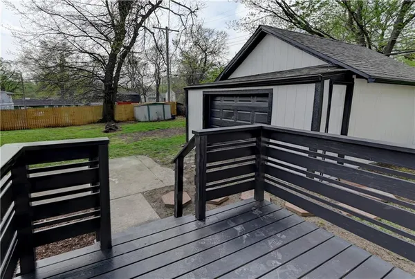 $300,000 | 7126 Main Street, Kansas City, MO 64114