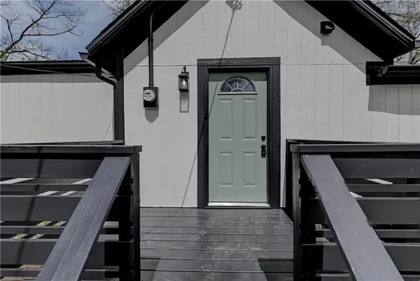 $300,000 | 7126 Main Street, Kansas City, MO 64114