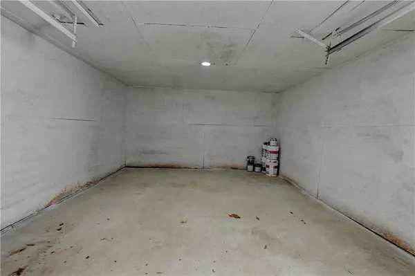 $300,000 | 7126 Main Street, Kansas City, MO 64114