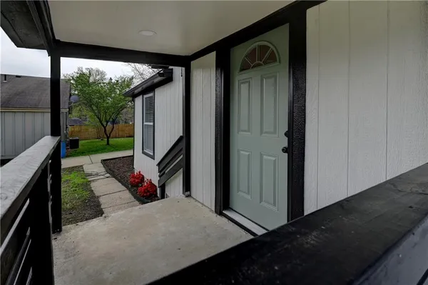 $300,000 | 7126 Main Street, Kansas City, MO 64114