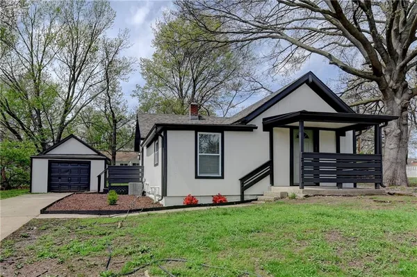 $300,000 | 7126 Main Street, Kansas City, MO 64114