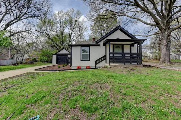 $300,000 | 7126 Main Street, Kansas City, MO 64114