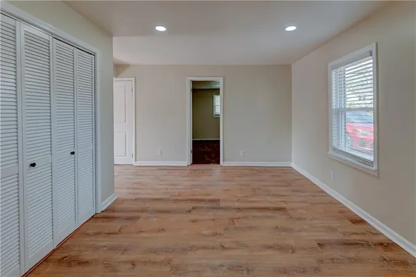 $300,000 | 7126 Main Street, Kansas City, MO 64114