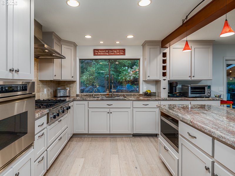 7785 Southwest Westgate Way Portland, OR 97225 - Photo 13 of 48 Kitchen
