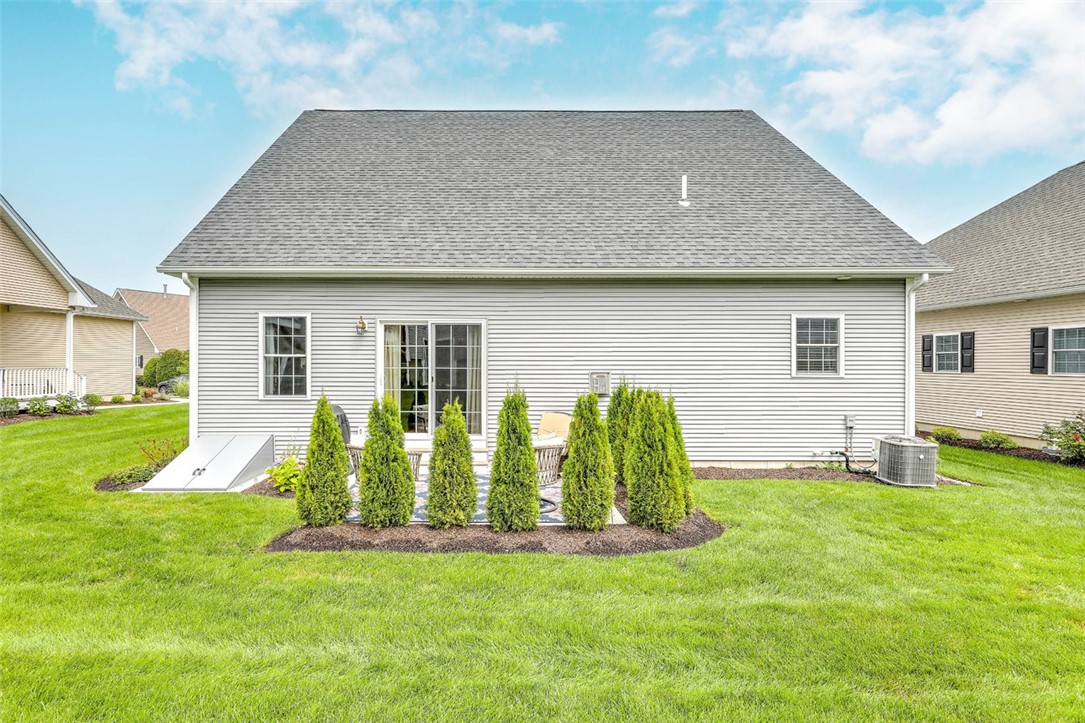 10 Daisy Lane Coventry, RI 02816 - Photo 4 of 25