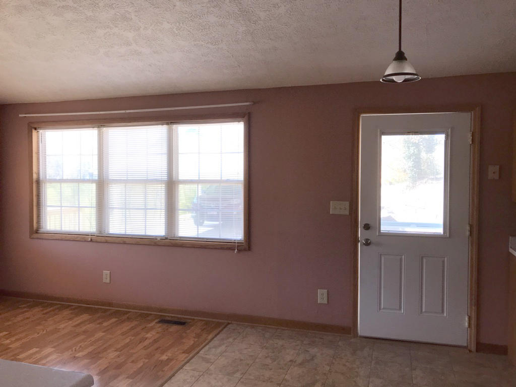 38527 Wilderness Road Jonesville, VA 24263 - Photo 11 of 19 IMG_3236