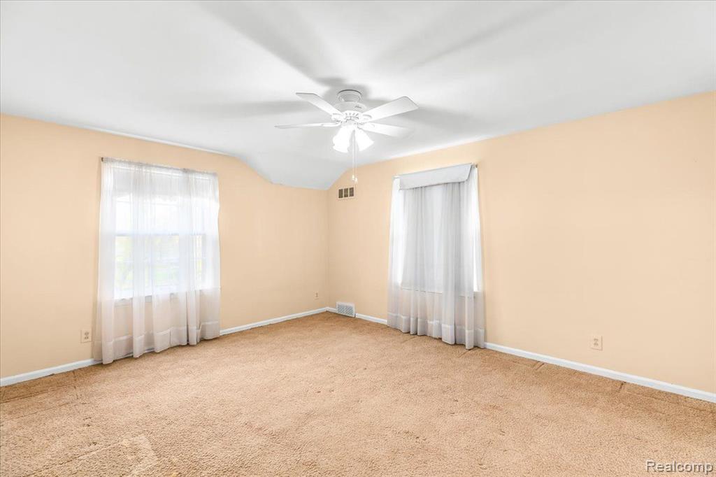 125 Stephens Road Grosse Pointe Farms, MI 48236 - Photo 26 of 50