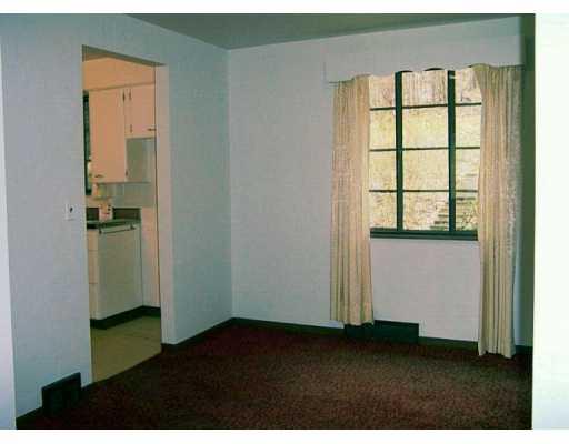 2431 Lytle Road Bethel Park, PA 15102 - Photo 3 of 5 Gallery Image 3