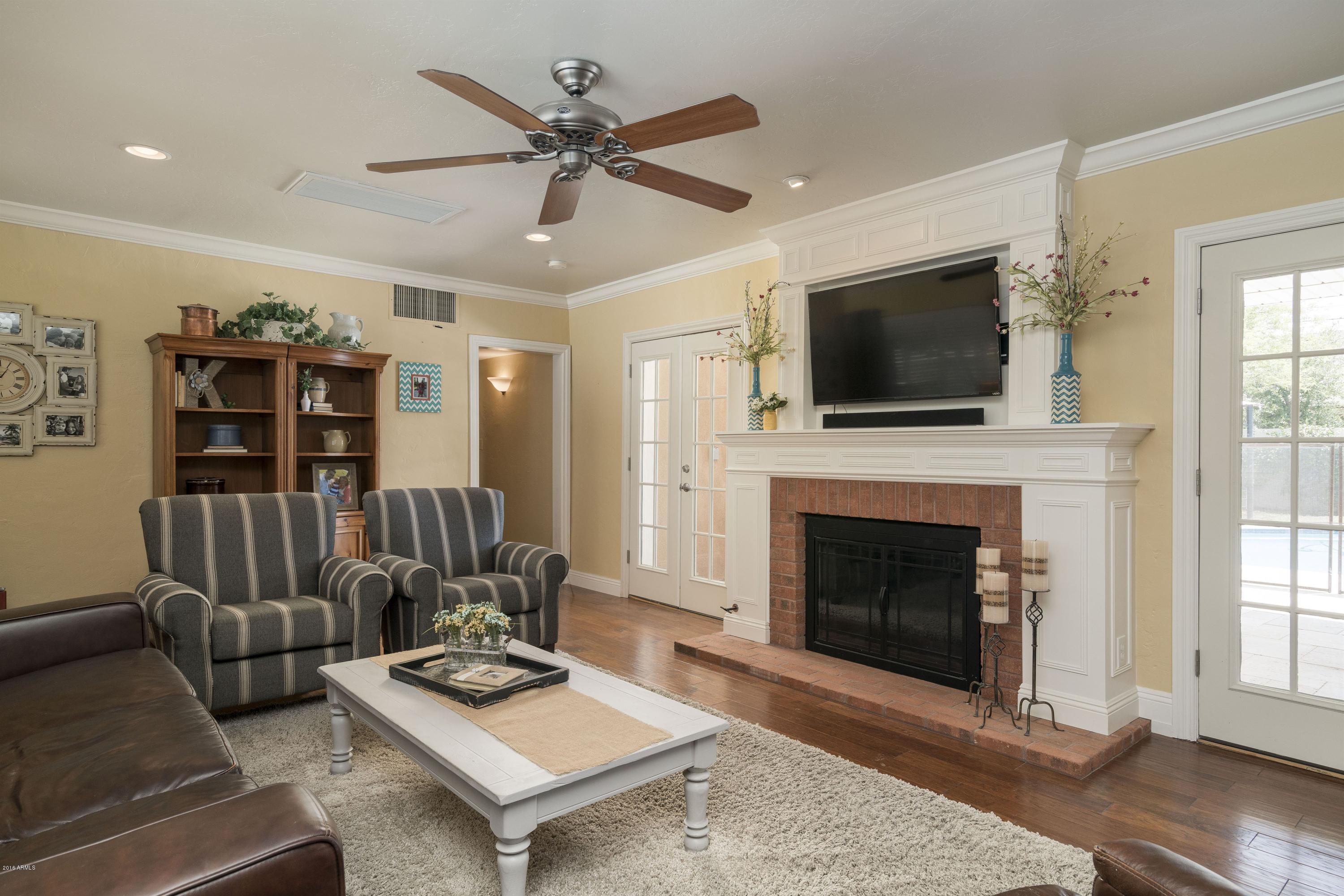 515 West Bethany Home Road Phoenix, AZ 85013 - Photo 6 of 28 006_Family