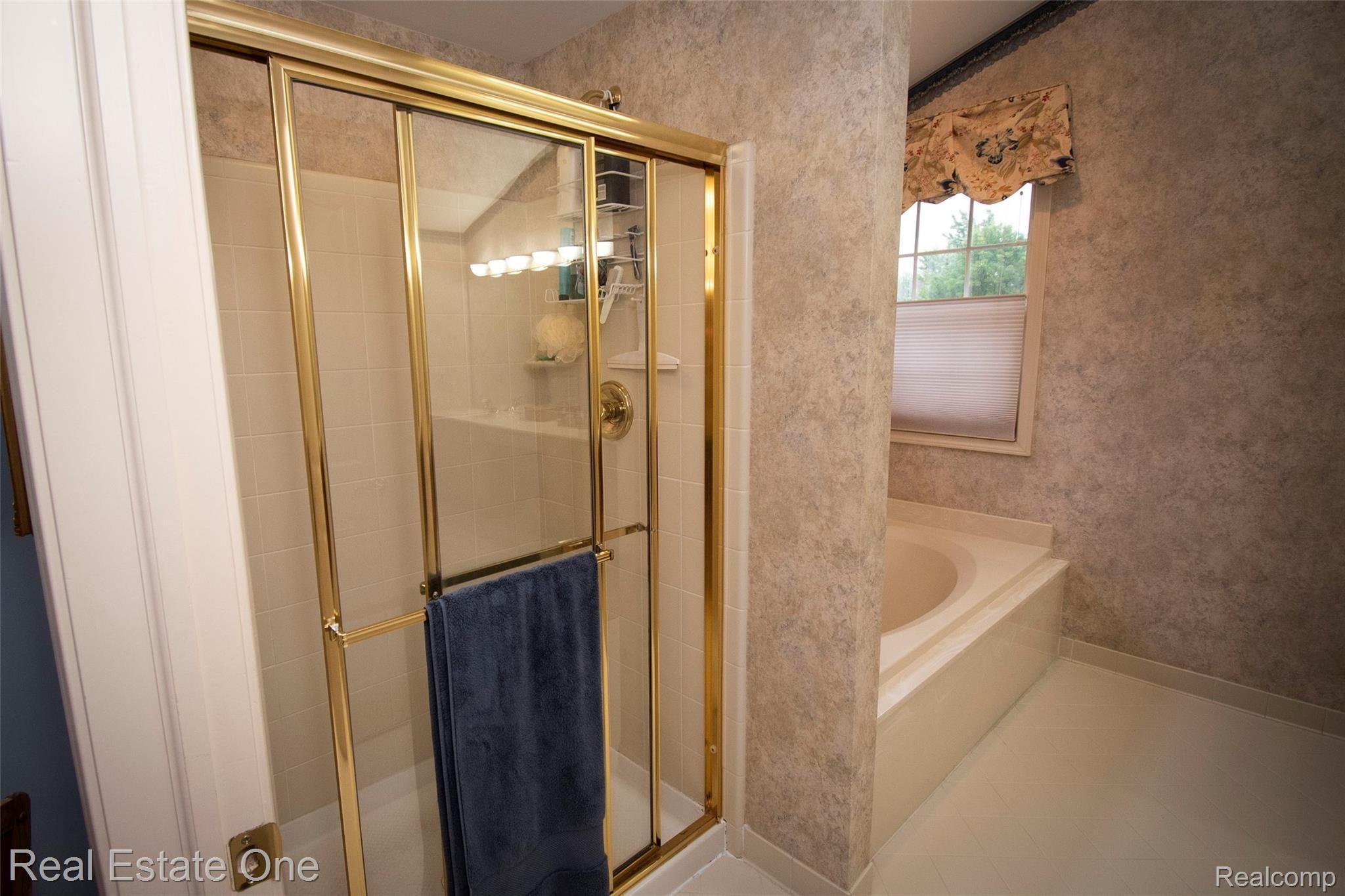 1906 Watson Circle Rochester, MI 48306 - Photo 27 of 37 CKR_1906Watson_6130.jpg