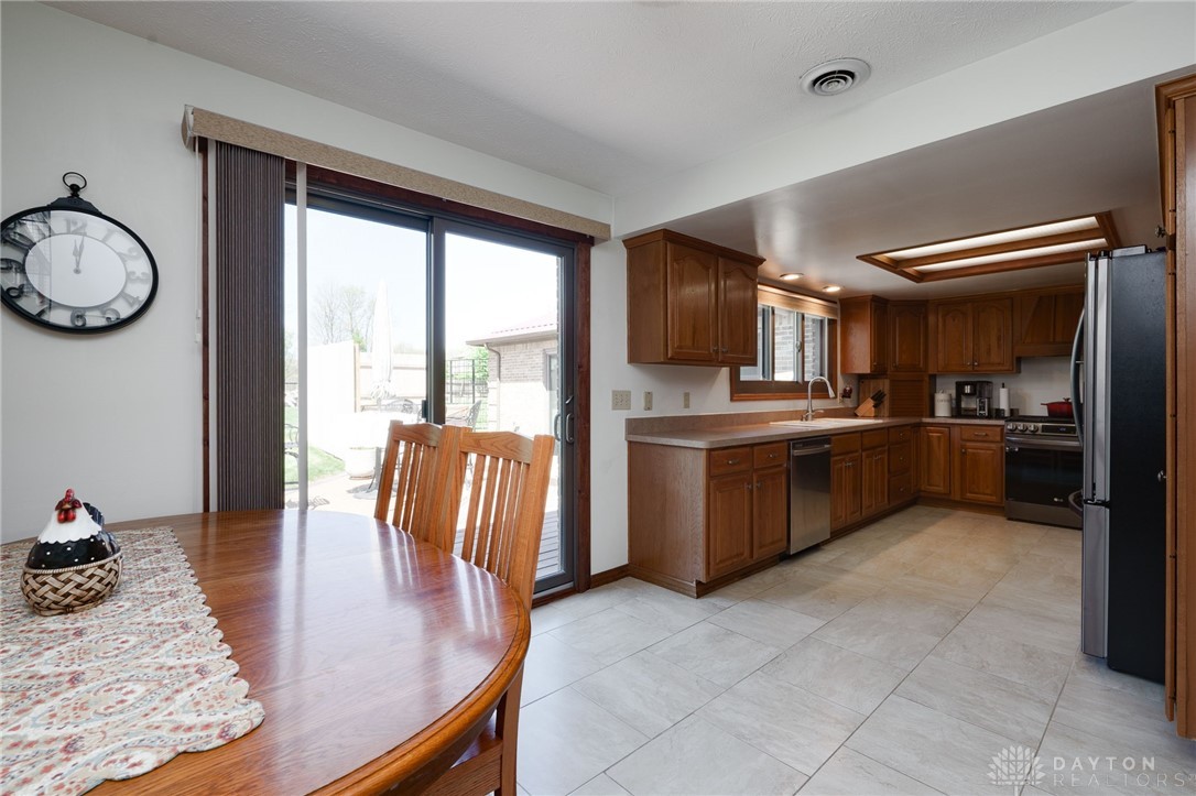8467 Bunnell Hill Road Springboro, OH 45066 - Photo 18 of 52 Gallery Image 18
