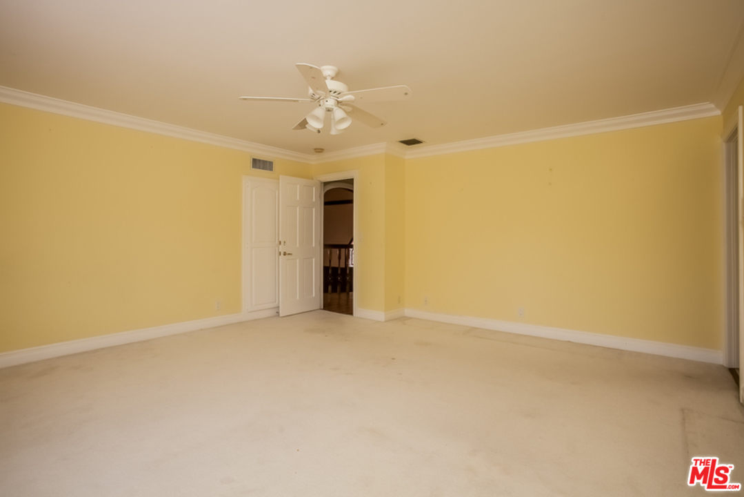 26352 MacMillan Ranch Road Canyon Country, CA 91387 - Photo 22 of 37